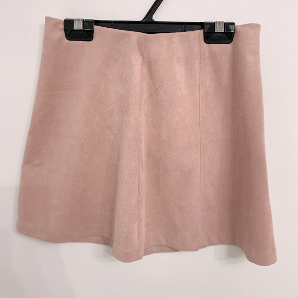 Brandy Melville suede high-waisted pink mini skirt - Picture 2 of 7